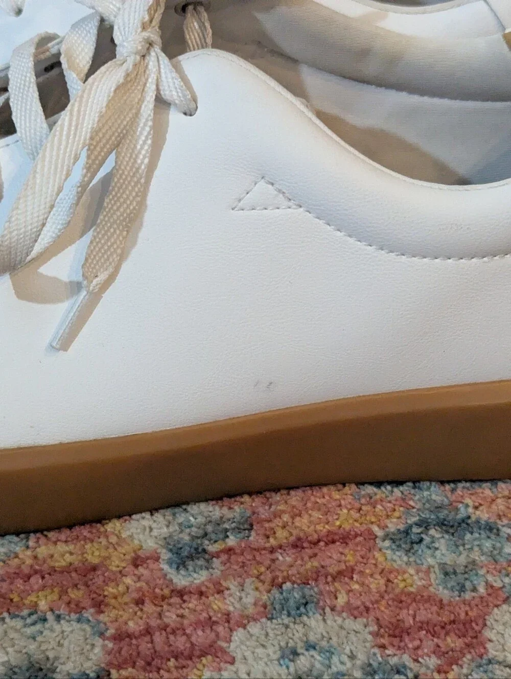 Everlane The ReLeather Tennis Shoe Size Men's 12 Women's 14 White / Gum Sole